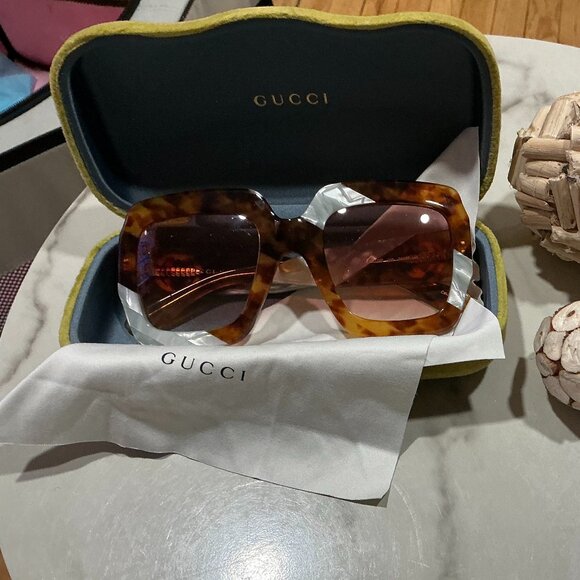 ? GUCCI Sunglasses – Mia Model | Timeless Elegance ? main image 6